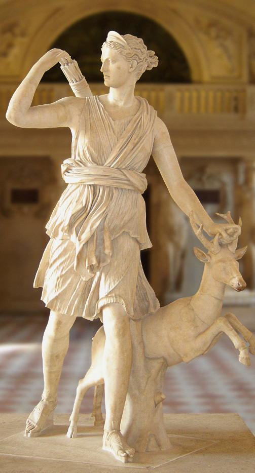 Diane avec une biche, sculpture antique conservée au Louvre